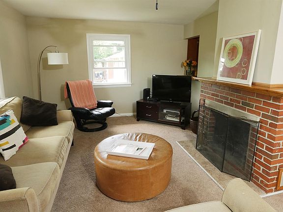 5th image of 212 Loch Lomond Dr