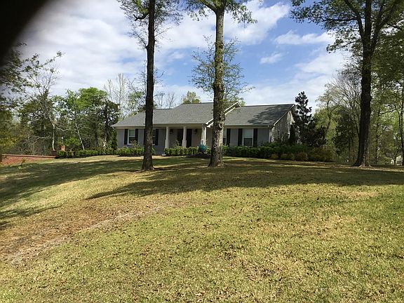 2nd image of 101 Oakmere Cir