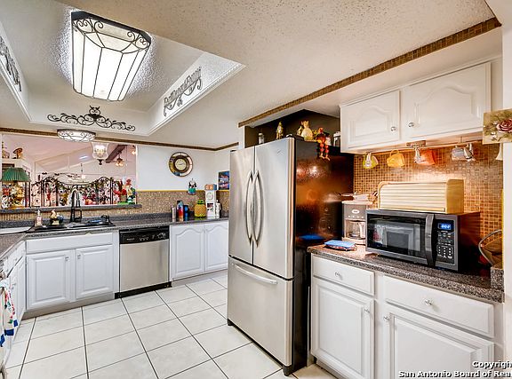 4th image of 10941 Whisper Valley St