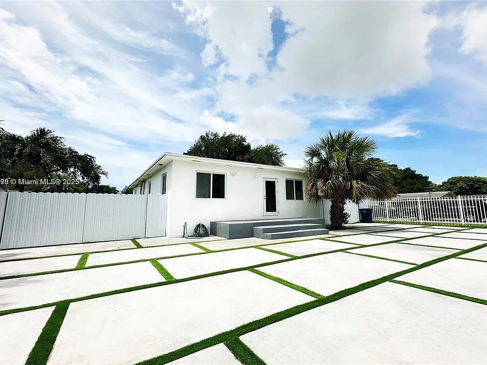 2740 NW 49th St