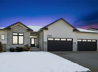 17400 N Valley Dr, Urbandale, IA 50323
