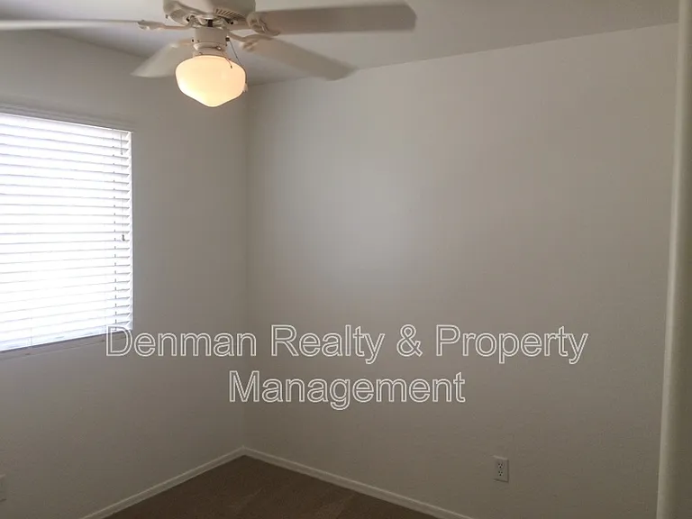 3914 S 52nd Ln — Photo 10