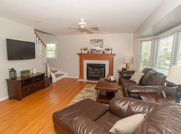 4th image of 511 Sharon Ln