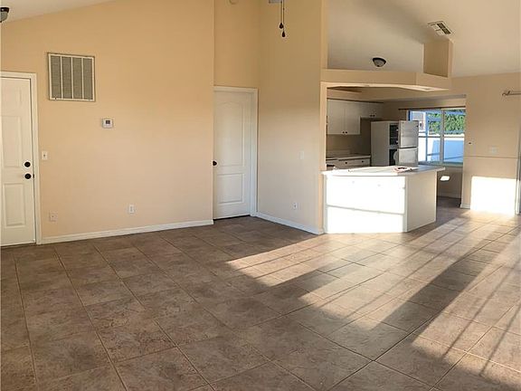 5th image of 3039 SW 15th Pl