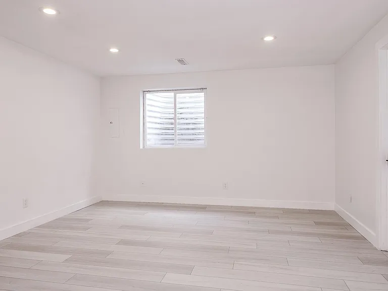 2805 Gill St — Photo 29