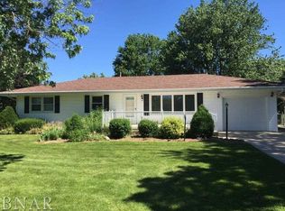 306 Woodrig Rd, Bloomington, IL 61704