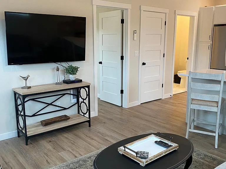 48 NW Gilchrist Ave #2 — Photo 7