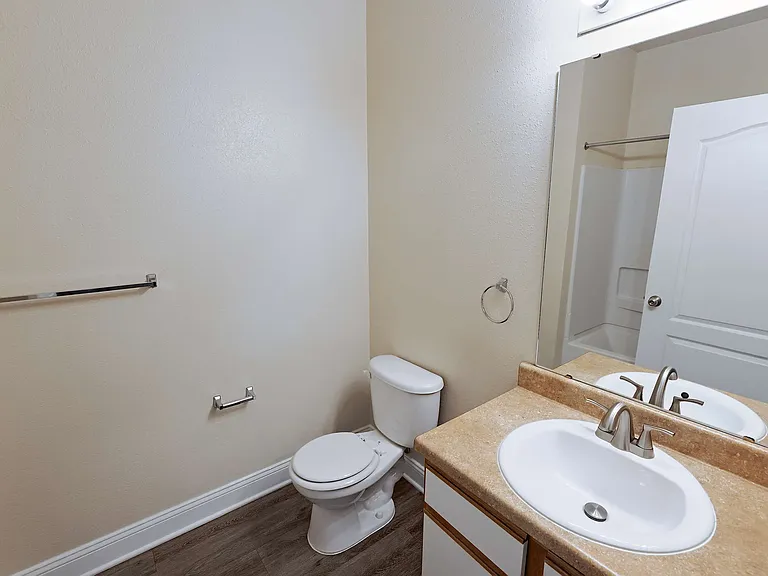 Ashbury Square Apartments — Photo 52