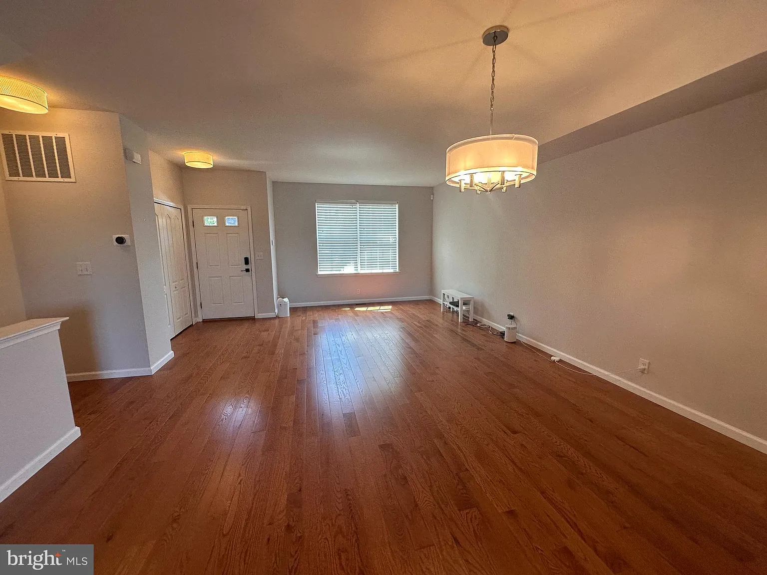 3 bed, 2.5 bath, 1554 sqft, $2,750 — Photo 2