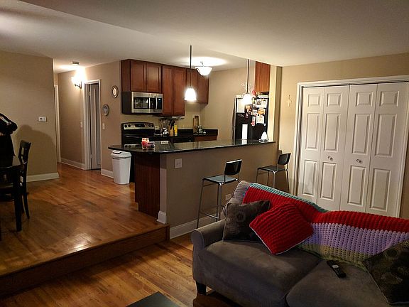 2nd image of 4976 N Milwaukee Ave APT 301