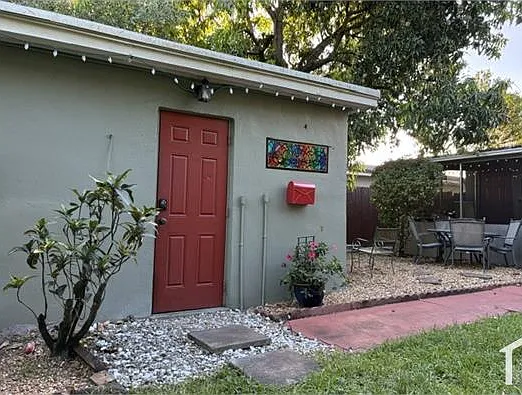 2242 Scott St — Photo 10