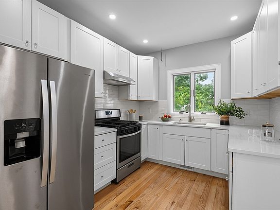 5th image of 545 Washington St