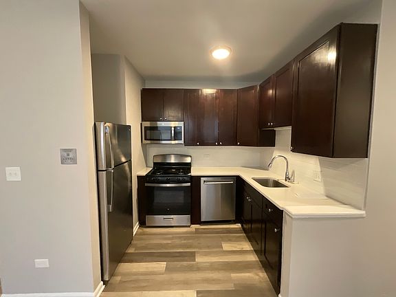 4th image of 4631 S Lake Park Ave #207