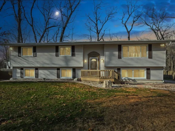 25600 Merle St, Edwardsburg, MI 49112