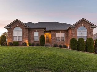 7001 Highpoint Cir, Sellersburg, IN 47172