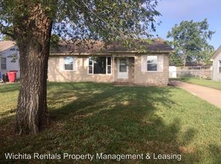 131 S Twin Pines Ave, Haysville, KS 67060