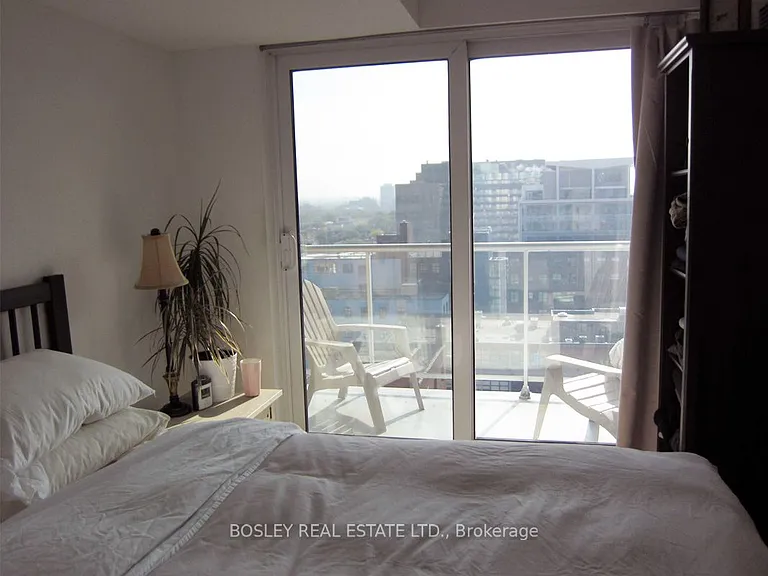 230 King St E #1201 — Photo 9
