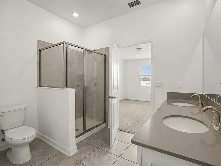 2999 Addison Blvd — Photo 9