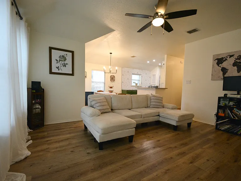 3804 Jade St — Photo 9