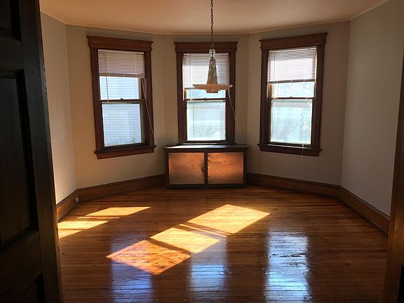 3rd image of 2443 39th St Unit 1