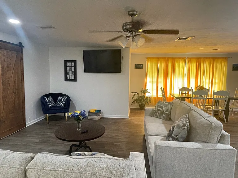 103 Jackson Ave — Photo 15