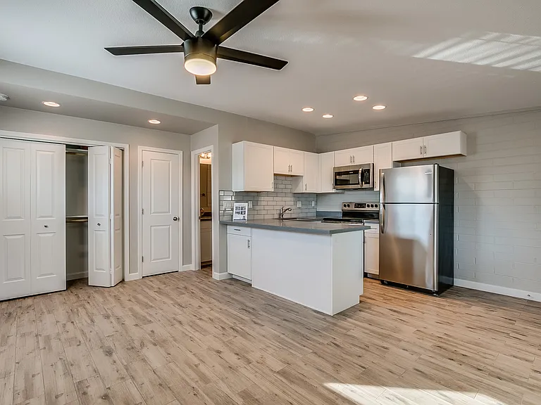 1008 S Mariana St — Photo 9