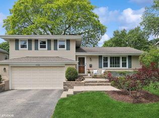 1530 N Pine Ave, Arlington Heights, IL 60004