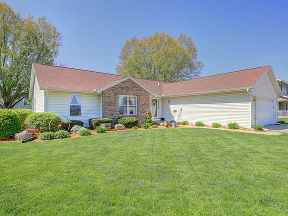 3rd image of 1415 Bluebell Ln