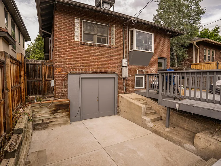 571 S Corona St — Photo 24