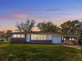 228 Elmgrove Ave, Hazelwood, MO 63042