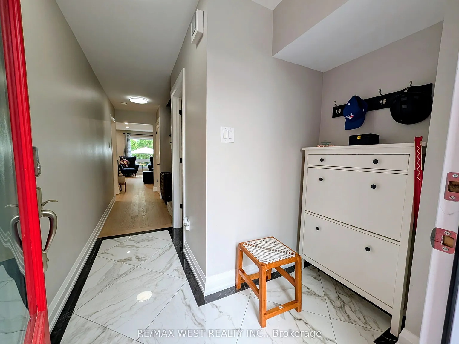4 bed, $4,200 — Photo 3