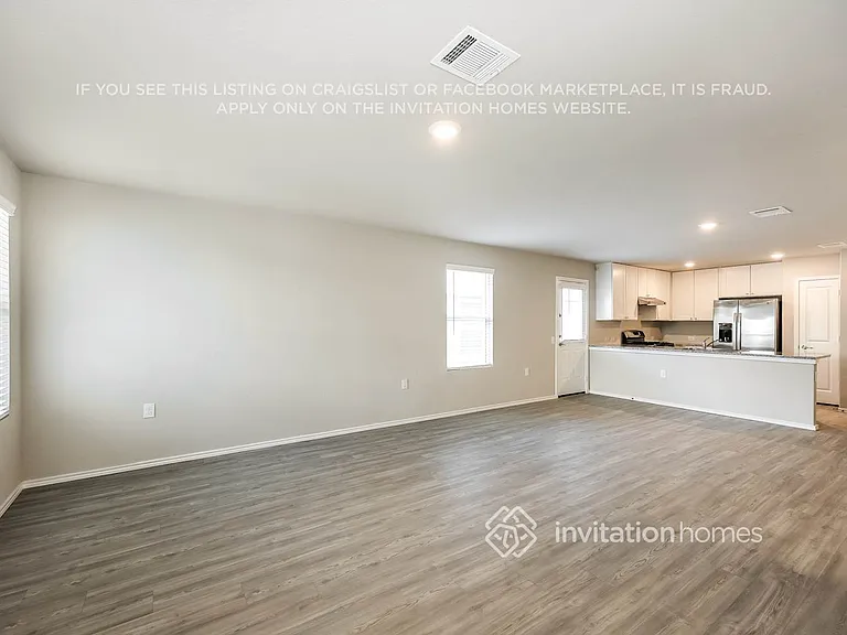 13427 Ashworth Blvd — Photo 5