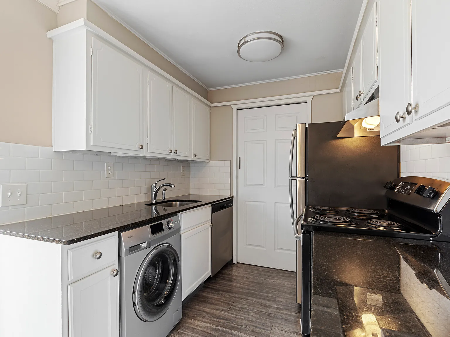 2 bed, 1100 sqft, $1,300 — Photo 3