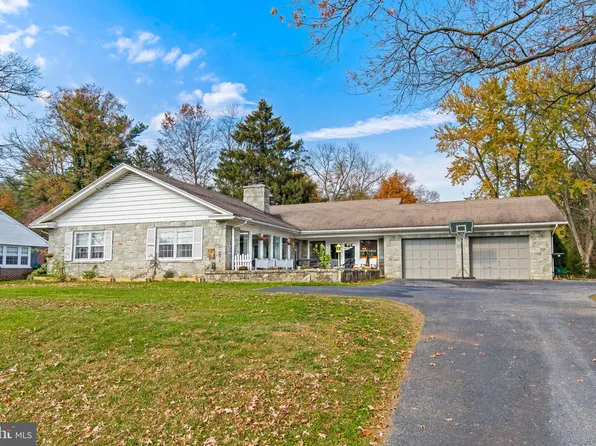 125 E Charlotte St, Millersville, PA 17551