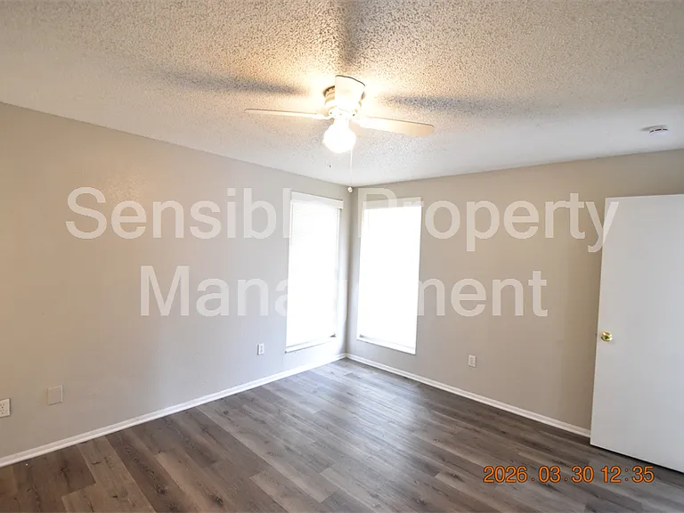 2014 E Linebaugh Ave — Photo 13