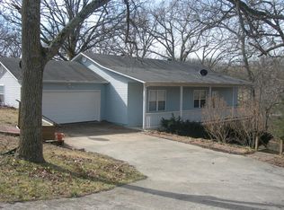 403 Landon St, Pineville, MO 64856