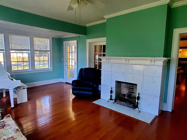 704 N Jefferson St — Photo 13