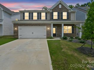 416 Kennerly Center Dr, Mooresville, NC 28115