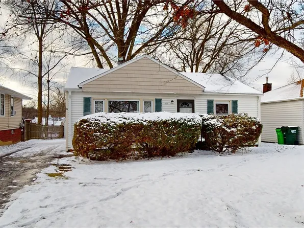 1112 Summit Dr, Mayfield Heights, OH 44124