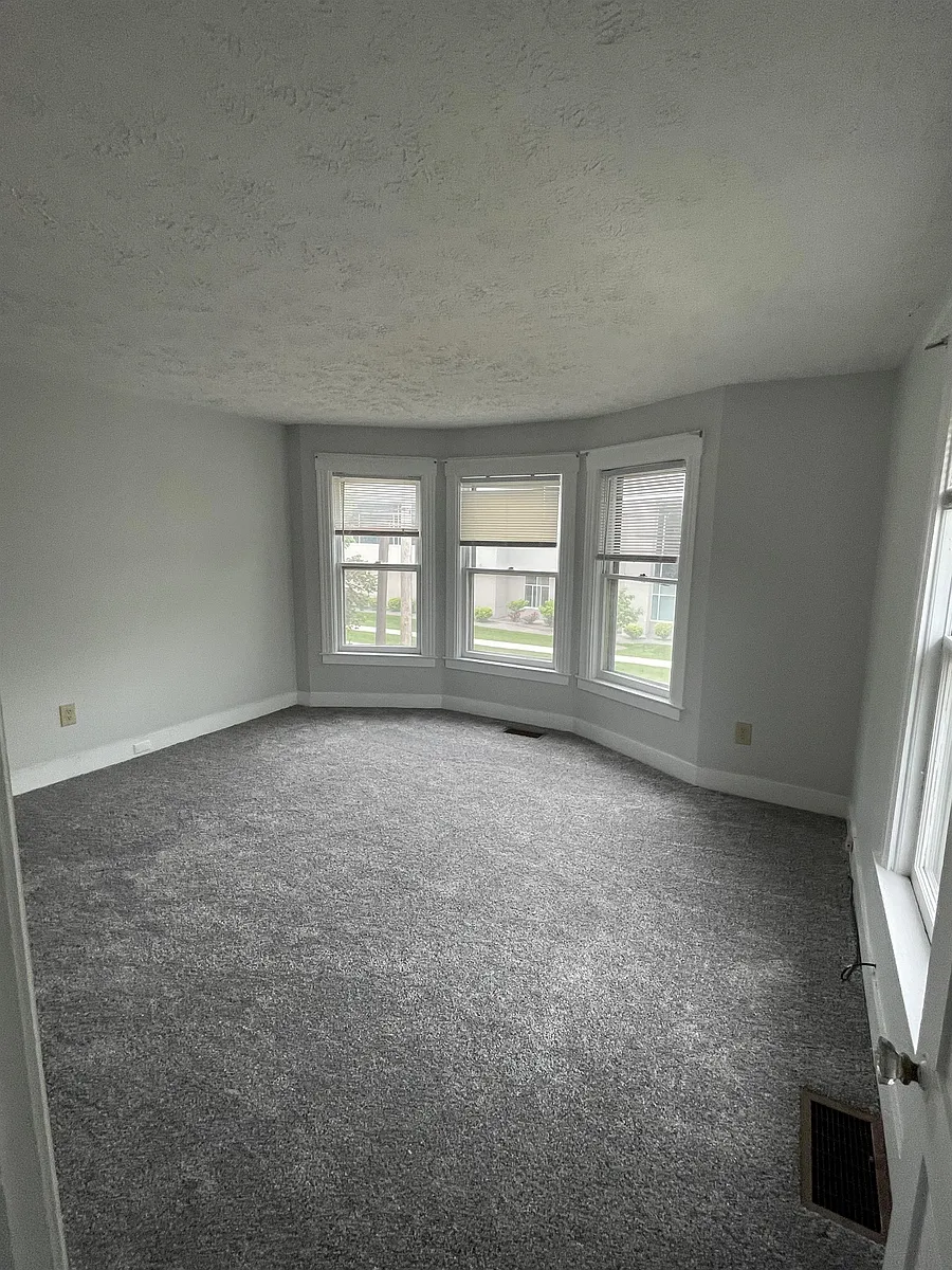 Building Photo - 614 Park Pl #2