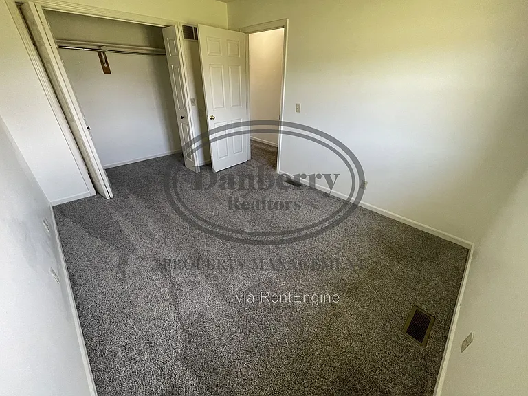 328 Olive St — Photo 3