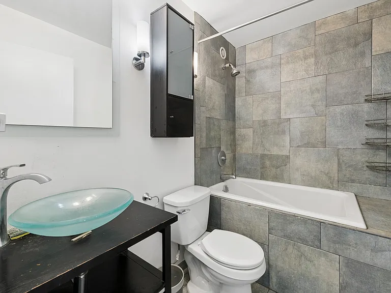 211 E Ohio St #1918 — Photo 11