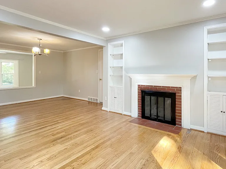 7318 Rosewood St — Photo 7