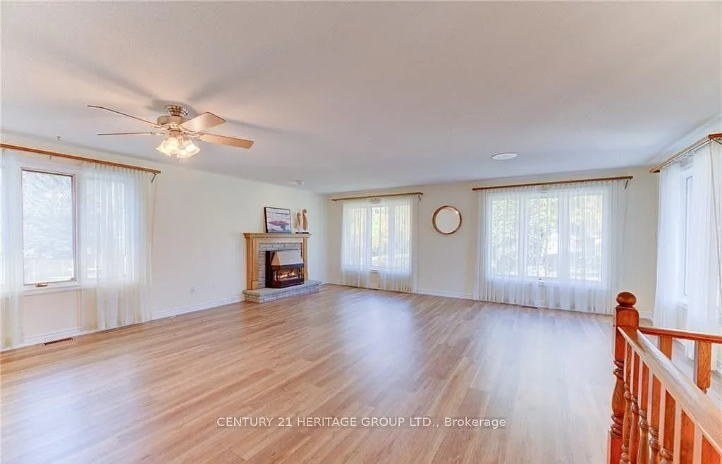 4 bed, $2,950 — Photo 3