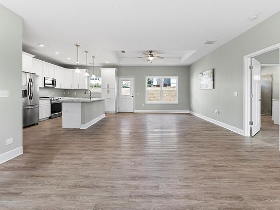 4th image of 136 SW Grand Magnolia Gln