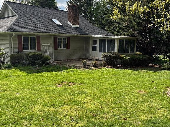 2nd image of 6188 Greenbriar Ln