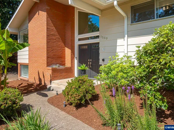 7350 NW Valley View Dr, Corvallis, OR 97330