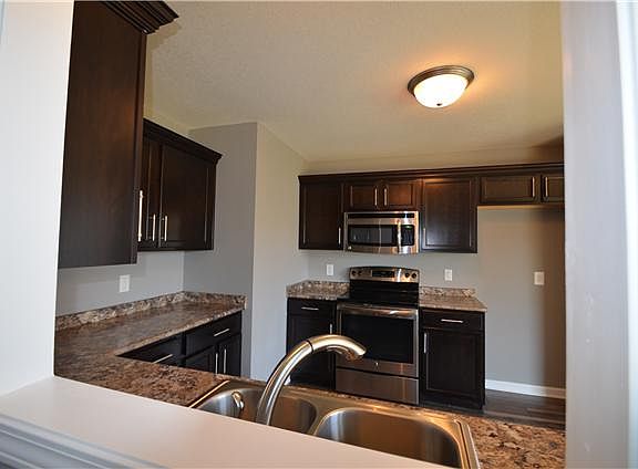 5th image of 213 Fox Mdw Lot 213