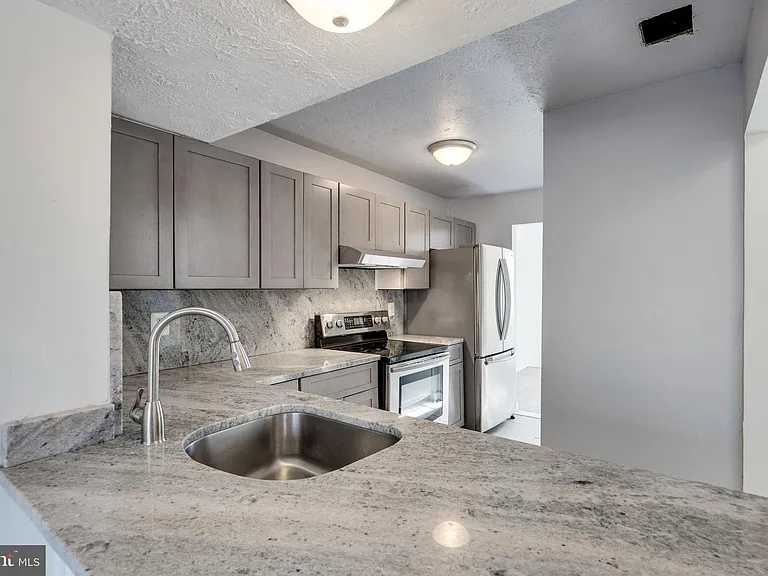 1015 Copperfield Ct — Photo 13