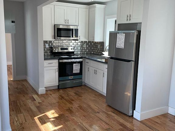 3rd image of 938 Tilden St #4A